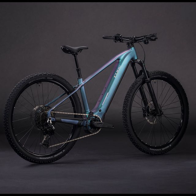 CUBE Reaction Hybrid Race 800 sähköpyörä